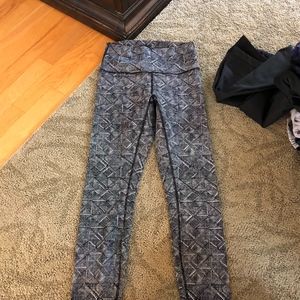 Lululemon Size 6 Printed Leggings! Great Cond.